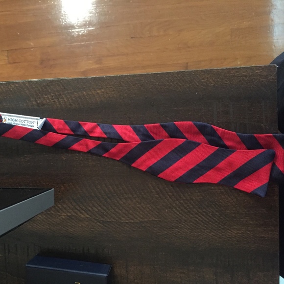 High Cotton Red and Blue Mens Bowtie - Picture 1 of 3